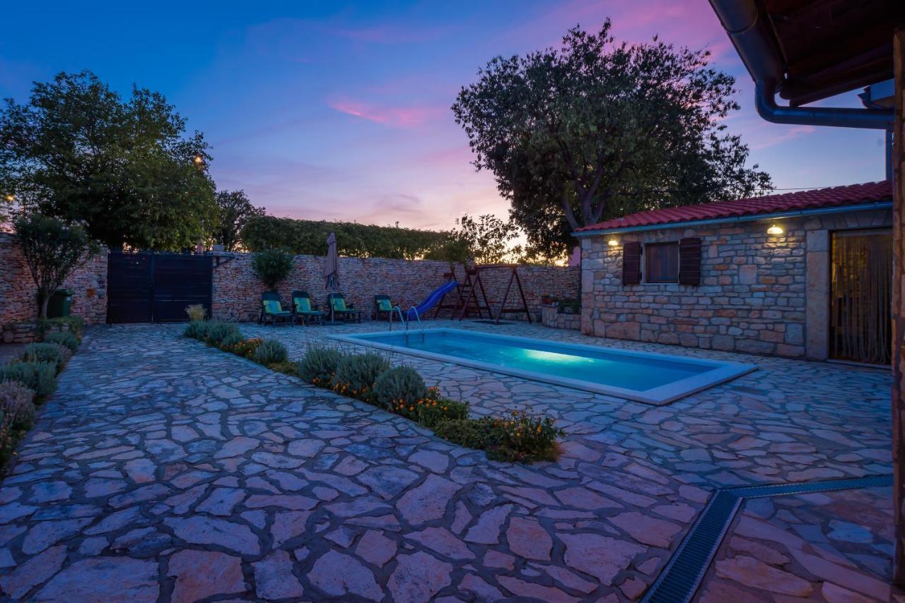 Villa Rural House Gluic Bogatić Esterno foto